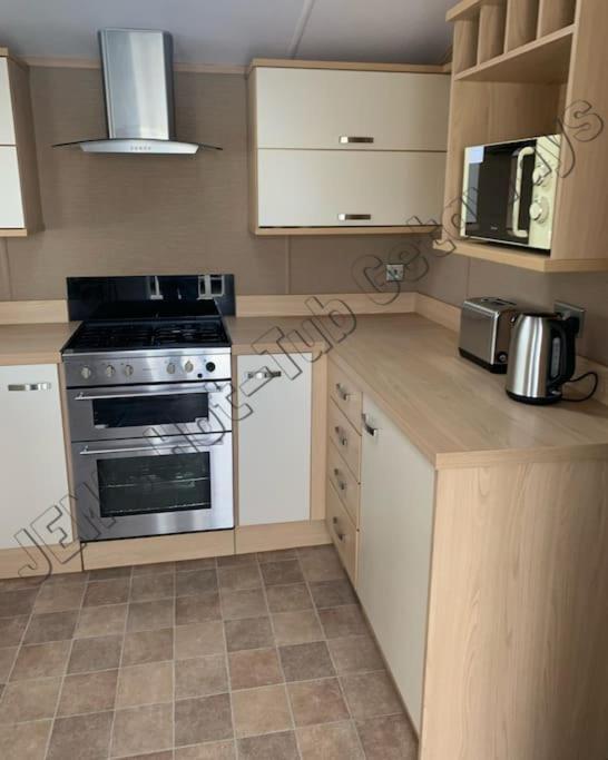 Jems Hot-Tub Getaways 8 Berth At Tattershall Lakes Eksteriør bilde