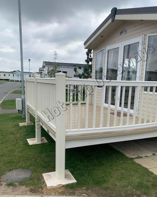 Jems Hot-Tub Getaways 8 Berth At Tattershall Lakes Eksteriør bilde
